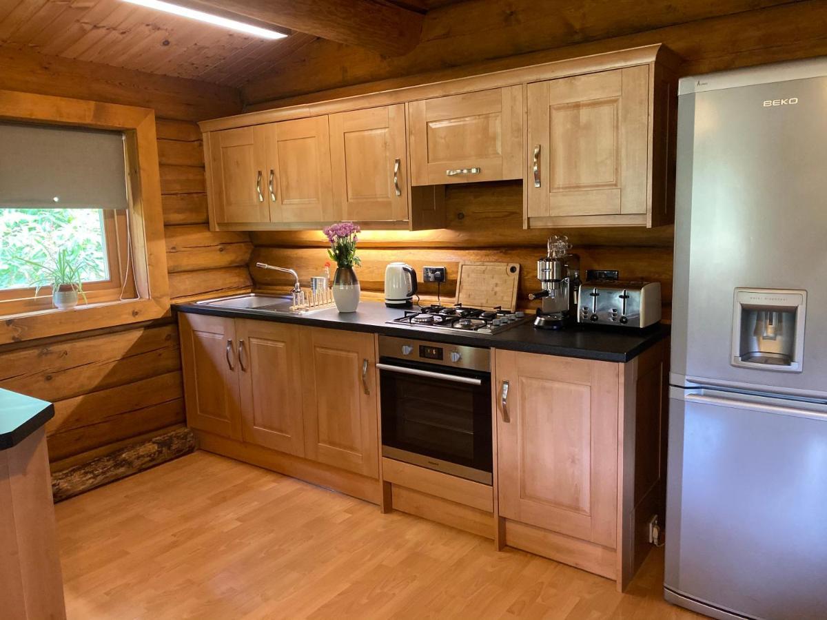 Log Home Village Ълвърстън Екстериор снимка